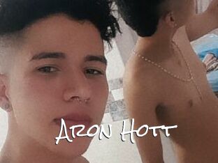 Aron_Hott