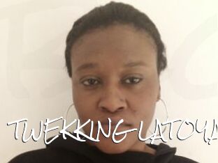 TWEKKING_LATOYA