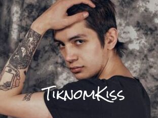 TiknomKiss
