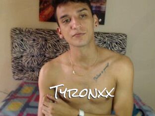Tyronxx Blow Cum